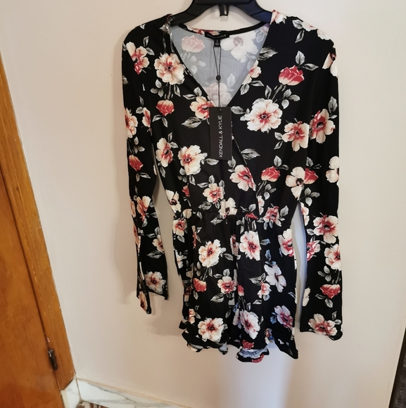 Kendall & Kylie romper, bnwt, size M - Picture 4 of 8